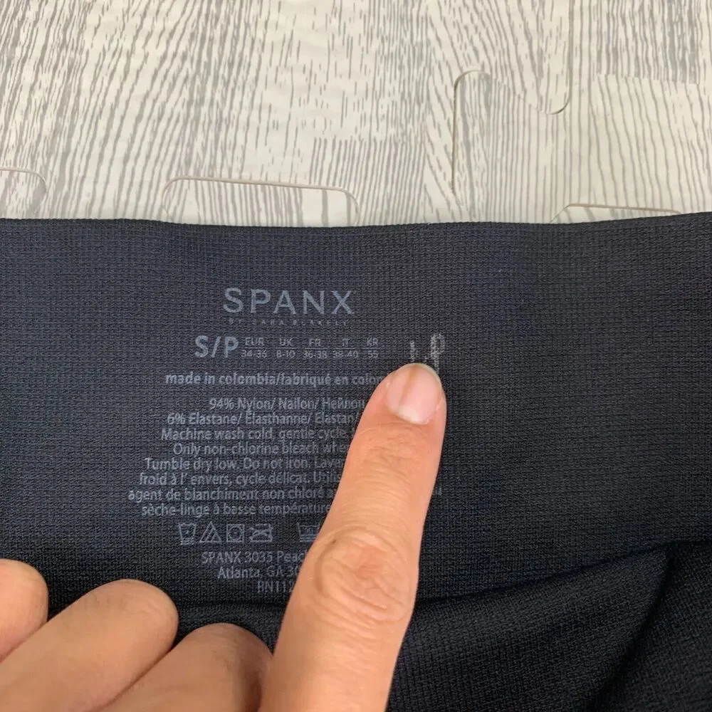 Spanx Shorts Womens S Small Black Mid Rise Firm Shapewear Contour Bikers Stretch